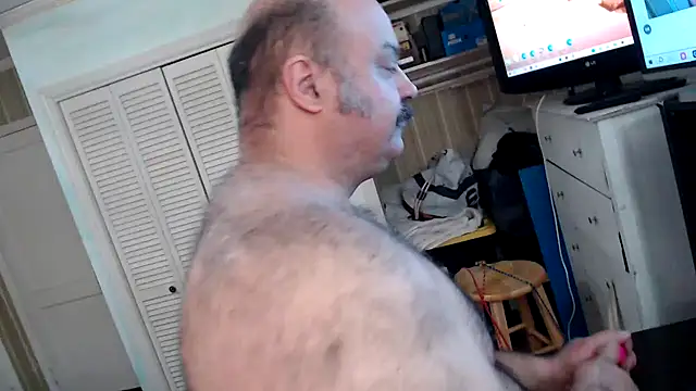 Snapshot of bullmusclejoe chatting on November 2025 10:47:02 PM bullmusclejoe online show from November 2025 10:47:02 PM