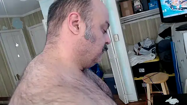 Snapshot of bullmusclejoe chatting on December 2025 08:29:01 PM bullmusclejoe online show from December 2025 08:29:01 PM