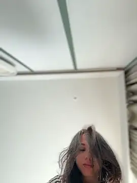 Snapshot of VendiMur chatting on March 2026 02:02:01 AM VendiMur online show from March 2026 02:02:01 AM