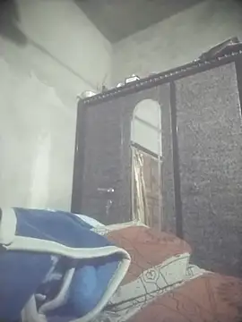 Manjit009 online show from November 2025 05:35:02 PM