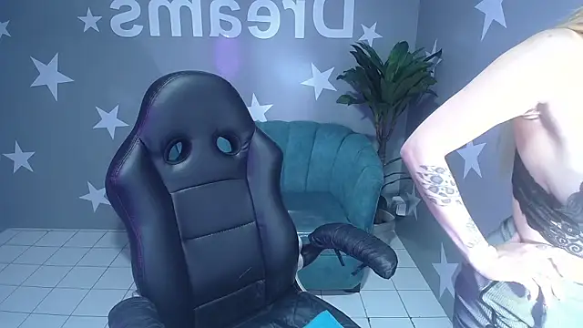 Snapshot of Candy_kush_t chatting on October 2025 08:38:01 PM Candy kush t online show from October 2025 08:38:01 PM