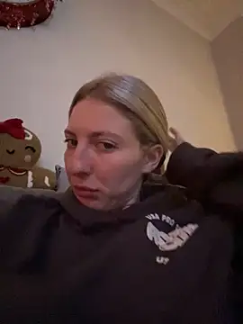 Snapshot of CheekyChelseaX chatting on December 2025 06:24:02 PM CheekyChelseaX online show from December 2025 06:24:02 PM