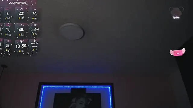  Charlotte Collins  online show from November 2025 07:30:02 PM