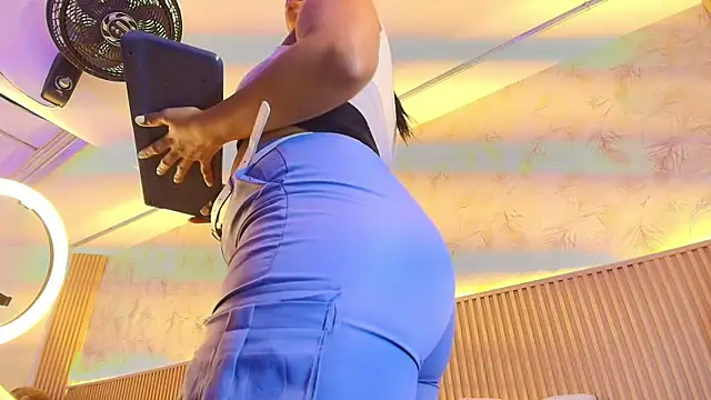 Liss-Reyes online show from March 2026 12:42:01 PM