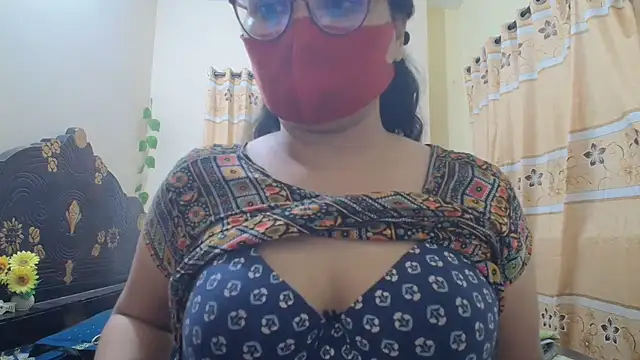 Snapshot of Elena_cruz5 chatting on April 2026 03:50:01 PM Elena cruz5 online show from April 2026 03:50:01 PM