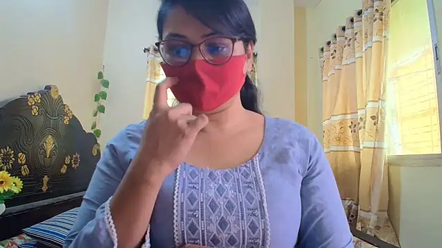 Snapshot of Elena_cruz5 chatting on May 2026 04:50:01 AM Elena cruz5 online show from May 2026 04:50:01 AM