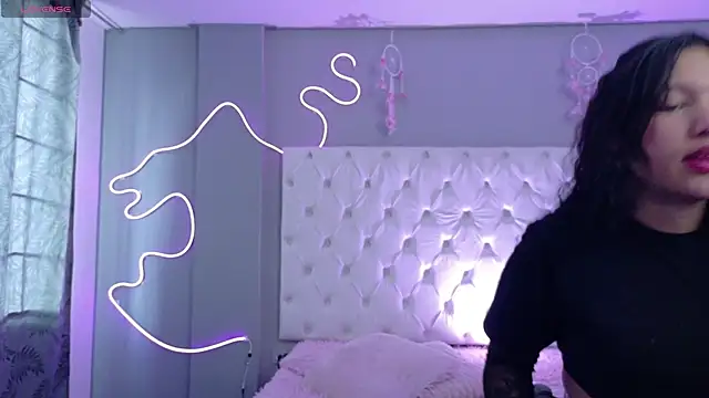 Emma visconti online show from November 2025 12:27:02 PM