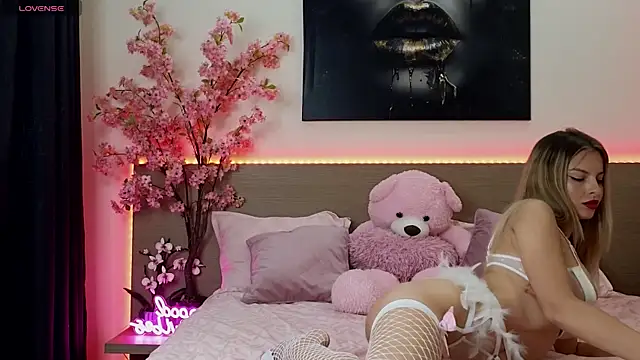 Snapshot of anexblondie chatting on October 2025 04:31:02 PM anexblondie online show from October 2025 04:31:02 PM