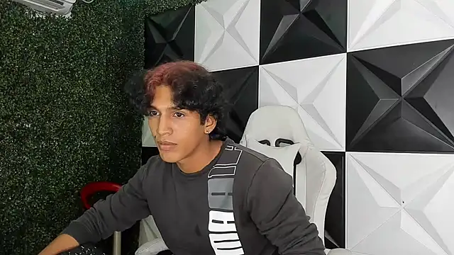 bull cam online show from December 2025 03:22:02 AM