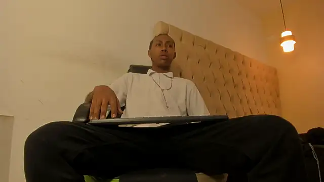 Jax Maliq online show from November 2025 02:23:01 AM