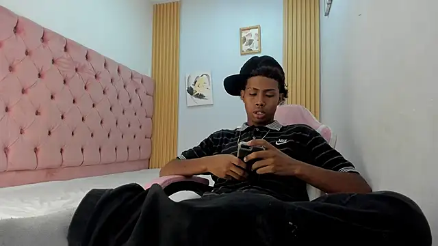 Jax Maliq online show from November 2025 03:05:02 AM