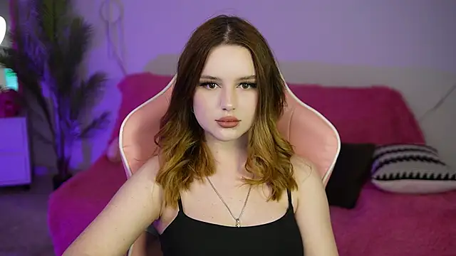 Snapshot of MilanaMoons chatting on September 2025 11:57:01 AM MilanaMoons online show from September 2025 11:57:01 AM