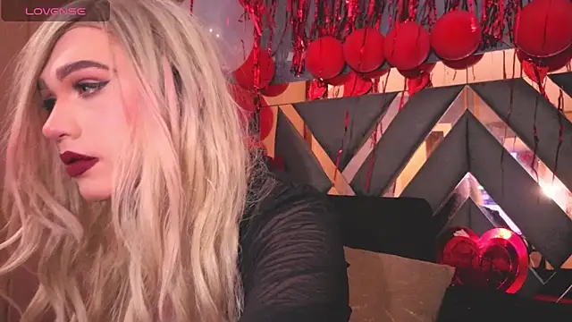 Snapshot of saraah_queen1 chatting on February 2026 04:09:01 AM saraah queen1 online show from February 2026 04:09:01 AM