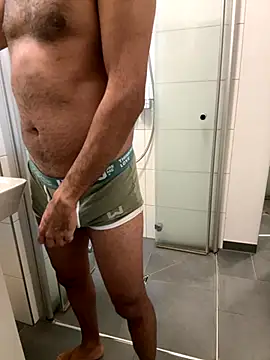 Snapshot of Moan_King chatting on October 2025 05:47:01 PM Moan King online show from October 2025 05:47:01 PM