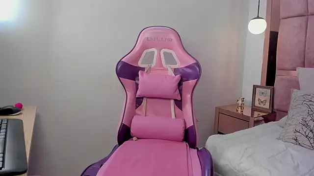 Snapshot of kate_lua chatting on September 2025 11:56:01 AM kate lua online show from September 2025 11:56:01 AM