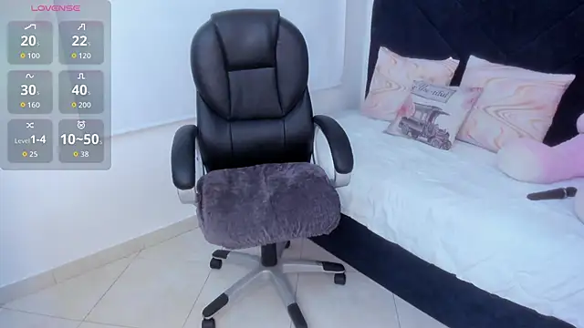 Snapshot of kate_lua chatting on December 2025 12:03:02 PM kate lua online show from December 2025 12:03:02 PM