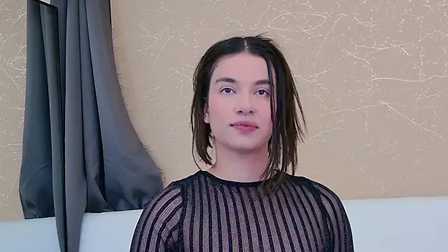 MiaDunoff online show from November 2025 09:17:02 PM