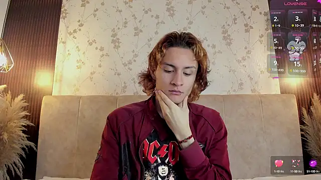 Snapshot of DarcyCullen chatting on September 2025 11:44:01 AM DarcyCullen online show from September 2025 11:44:01 AM