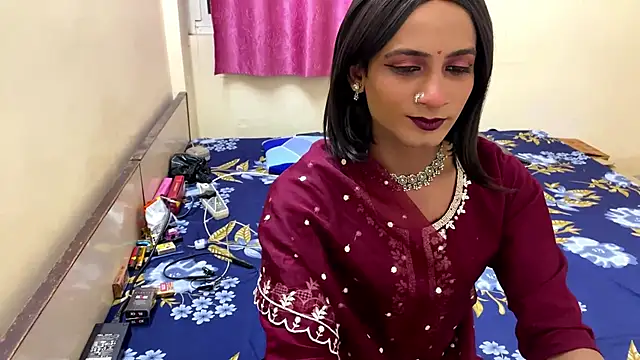 Snapshot of LuvLayla chatting on November 2025 05:56:01 PM LuvLayla online show from November 2025 05:56:01 PM