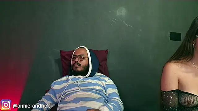  leda swan  online show from November 2025 12:49:01 PM