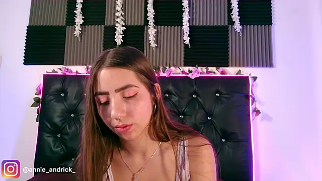  leda swan  online show from March 2026 01:17:01 PM