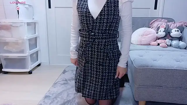 YURi luv online show from December 2025 12:10:01 PM