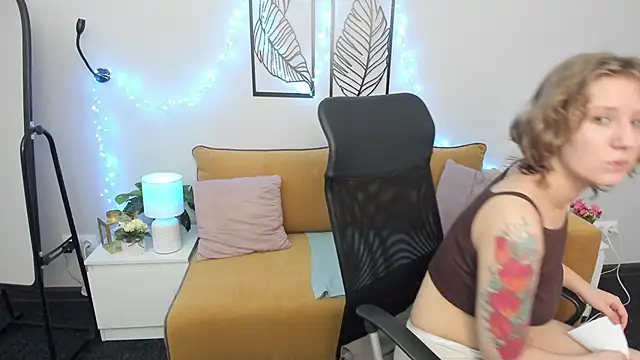 Hailey Foxy online show from September 2025 08:58:02 AM