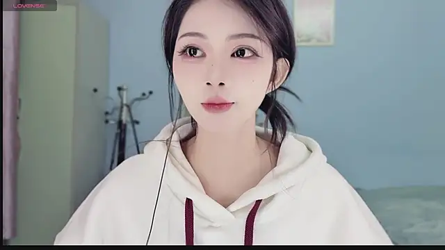 Sue101010 online show from November 2025 04:18:01 PM