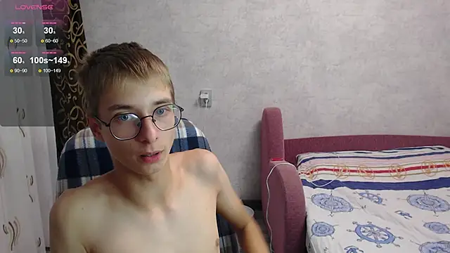 Snapshot of glasses_cat chatting on September 2025 02:55:01 AM glasses cat online show from September 2025 02:55:01 AM