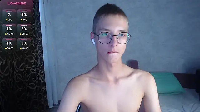 Snapshot of glasses_cat chatting on September 2025 12:31:02 PM glasses cat online show from September 2025 12:31:02 PM