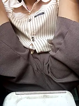 simi-lucy online show from October 2025 06:28:02 AM