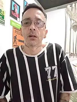 Snapshot of dinho_carioca chatting on October 2025 02:37:02 PM dinho carioca online show from October 2025 02:37:02 PM