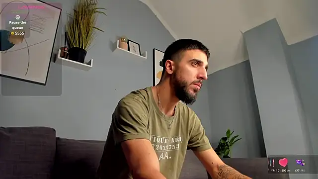 Snapshot of Zeyn_Edwards chatting on November 2025 06:02:02 AM Zeyn Edwards online show from November 2025 06:02:02 AM