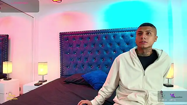 Snapshot of Damian_and_roxanne chatting on October 2025 12:33:01 PM Damian and roxanne online show from October 2025 12:33:01 PM