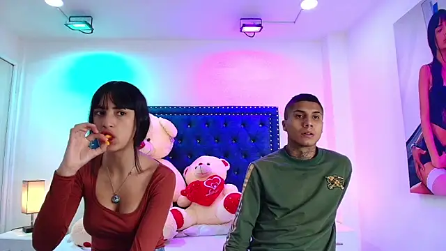 Snapshot of Damian_and_roxanne chatting on November 2025 12:38:01 PM Damian and roxanne online show from November 2025 12:38:01 PM