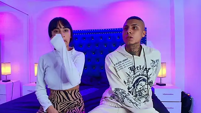 Snapshot of Damian_and_roxanne chatting on November 2025 12:37:02 PM Damian and roxanne online show from November 2025 12:37:02 PM