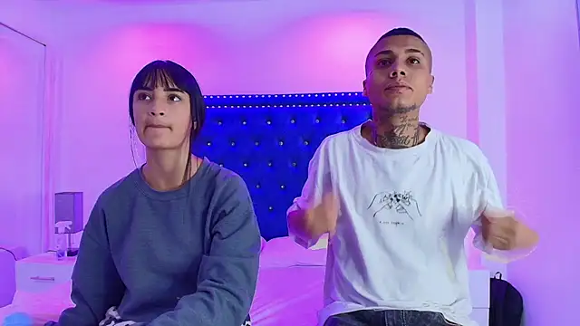 Snapshot of Damian_and_roxanne chatting on November 2025 12:31:02 PM Damian and roxanne online show from November 2025 12:31:02 PM