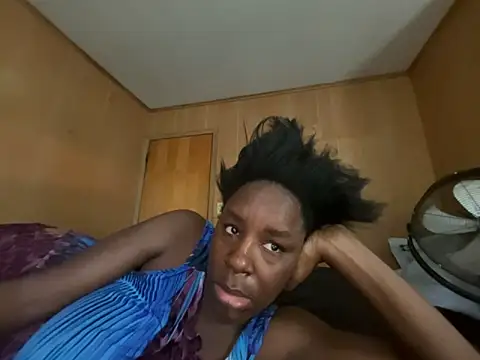 saltlightEmber online show from November 2025 06:20:02 PM