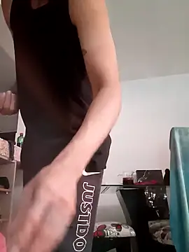 Snapshot of Alejandro92_cali chatting on November 2025 03:25:01 PM Alejandro92 cali online show from November 2025 03:25:01 PM