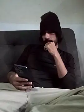 Snapshot of Alejandro92_cali chatting on November 2025 10:08:01 PM Alejandro92 cali online show from November 2025 10:08:01 PM