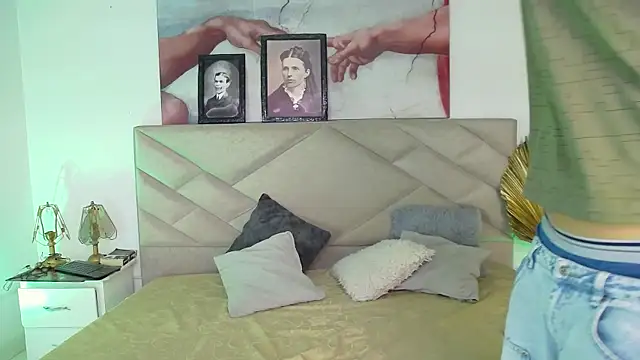 AngelFlexxx online show from October 2025 08:49:01 PM