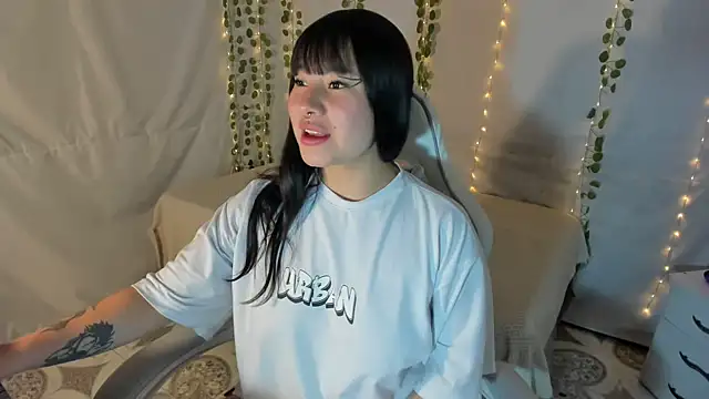 Snapshot of Zulema_R1 chatting on November 2025 03:08:02 AM Zulema R1 online show from November 2025 03:08:02 AM