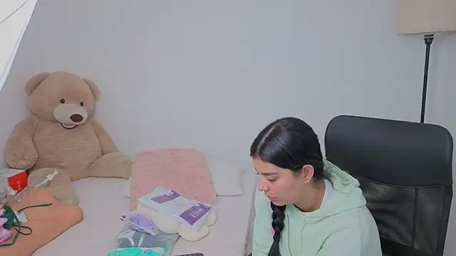 valerihouse online show from October 2025 12:05:02 AM