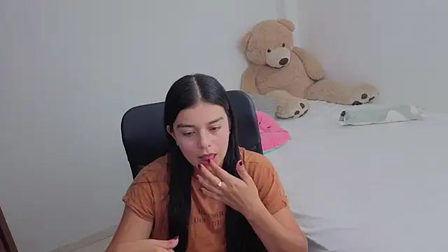 valerihouse online show from April 2026 01:27:01 AM