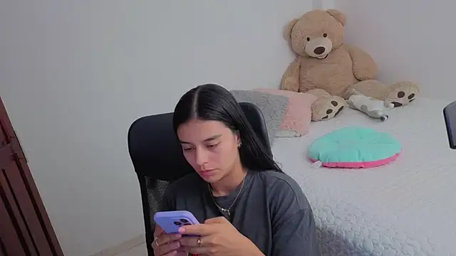 valerihouse online show from April 2026 01:30:01 AM