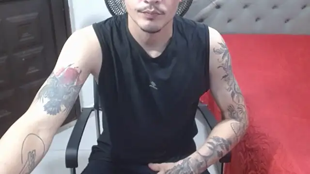 Snapshot of g0lden_boss chatting on December 2025 08:47:02 PM g0lden boss online show from December 2025 08:47:02 PM