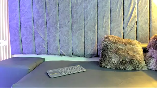 Snapshot of Rowan_Mills chatting on September 2025 09:20:02 PM Rowan Mills online show from September 2025 09:20:02 PM