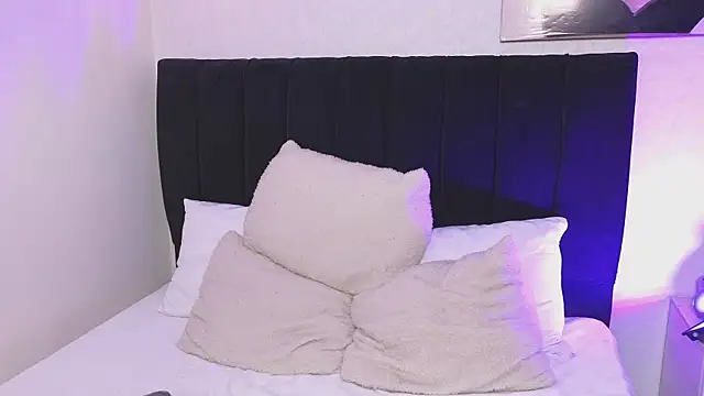 antonellariva  online show from April 2026 07:21:02 PM