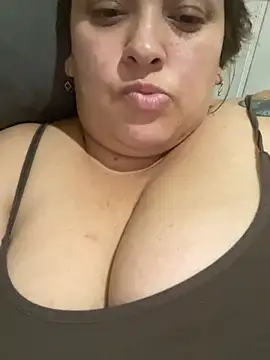 bruna438 online show from March 2026 03:00:02 AM