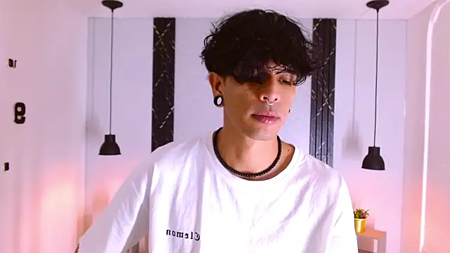 Franvill Trato online show from October 2025 08:07:02 PM